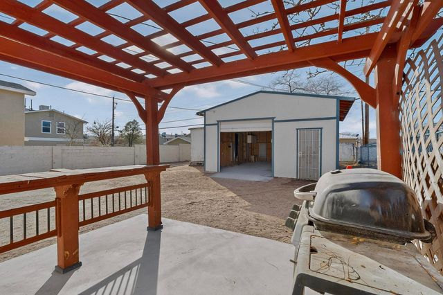 133 63rd Street NW, Albuquerque, NM 87105