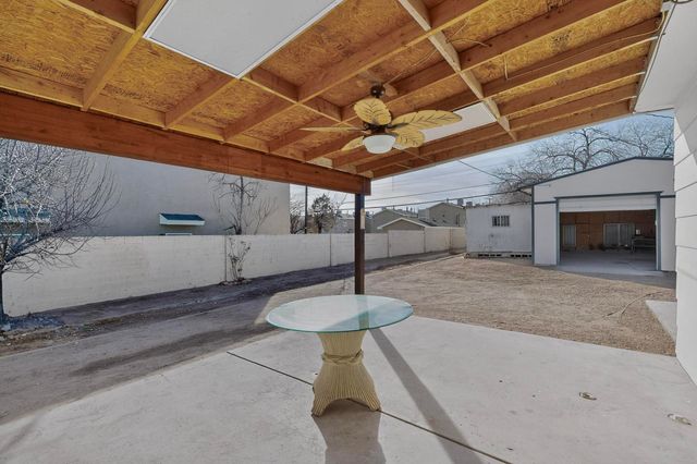133 63rd Street NW, Albuquerque, NM 87105