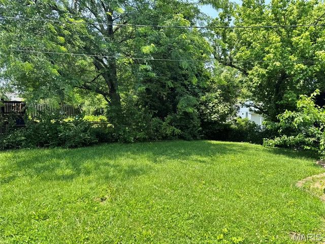 9825 Lullaby Lane, Overland, MO 63114