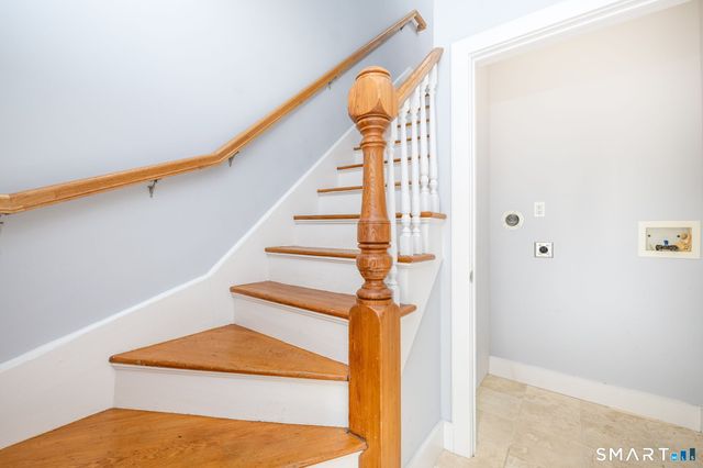 4 Elihu Street, Stonington, CT 06378