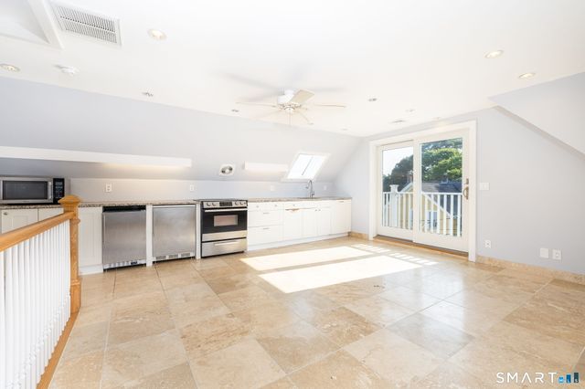 4 Elihu Street, Stonington, CT 06378