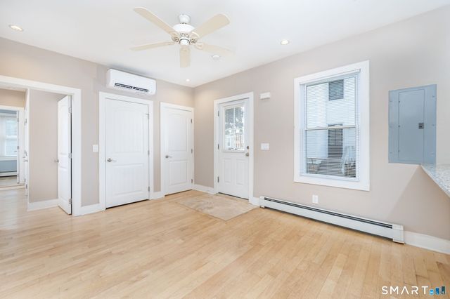 4 Elihu Street, Stonington, CT 06378