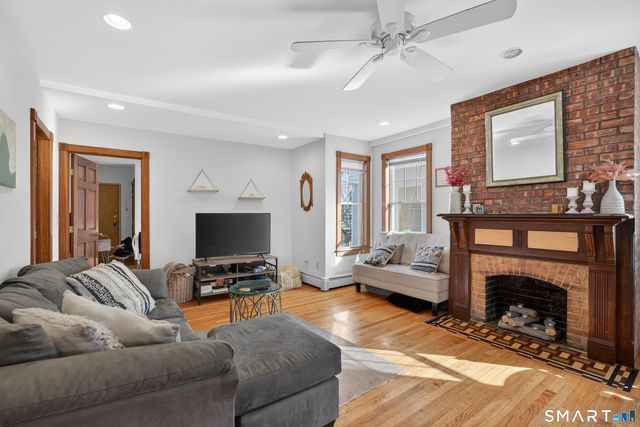 245 Edwards Street 2R, New Haven, CT 06511
