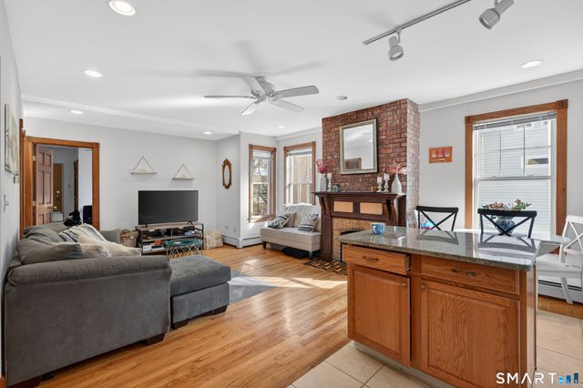 245 Edwards Street 2R, New Haven, CT 06511