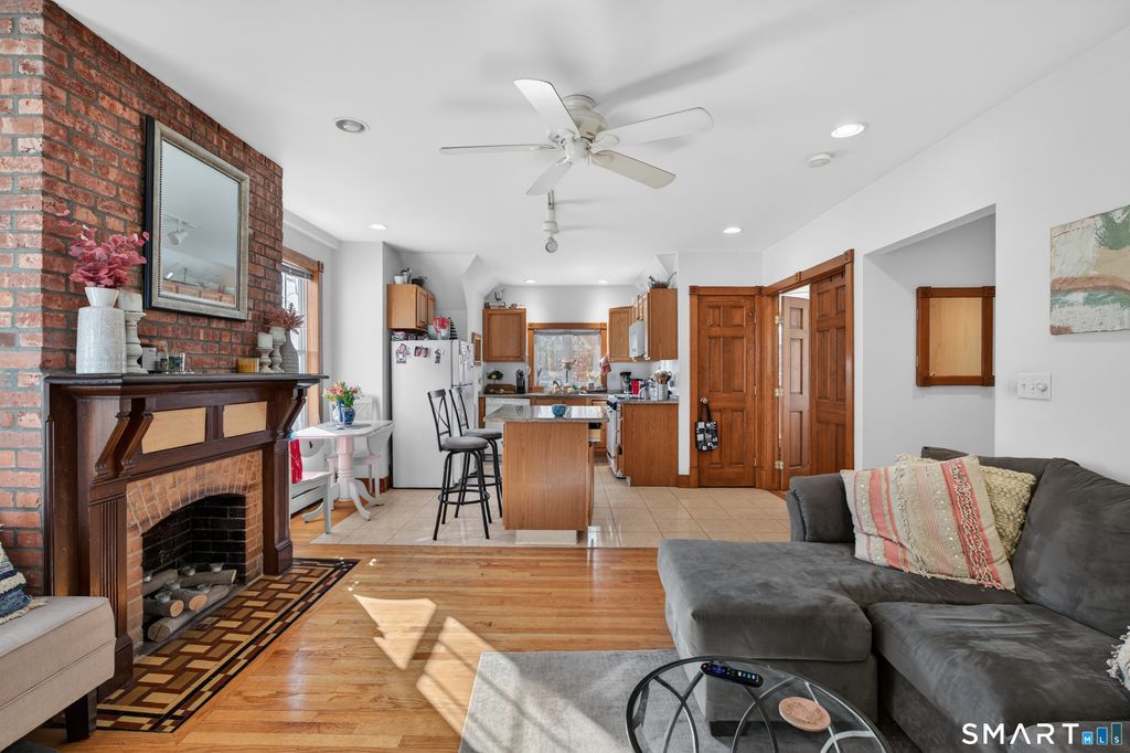 245 Edwards Street 2R, New Haven, CT 06511