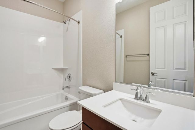 10032 Wagoner Way, Elk Grove, CA 95757