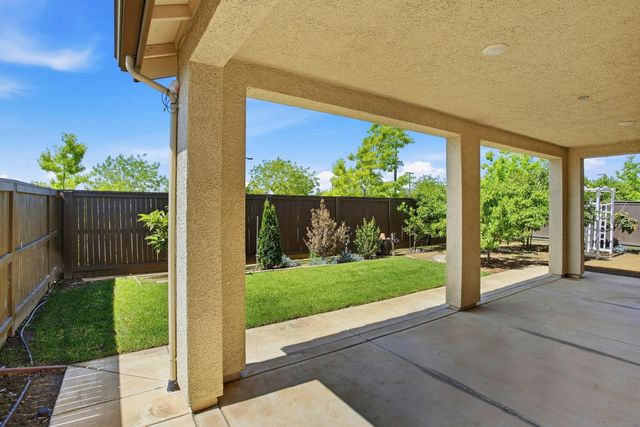 10032 Wagoner Way, Elk Grove, CA 95757