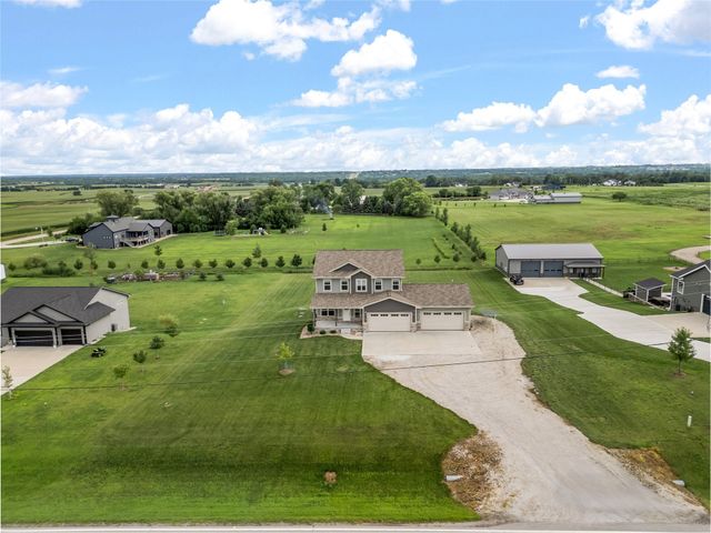 11515 NW 106th Avenue, Granger, IA 50109