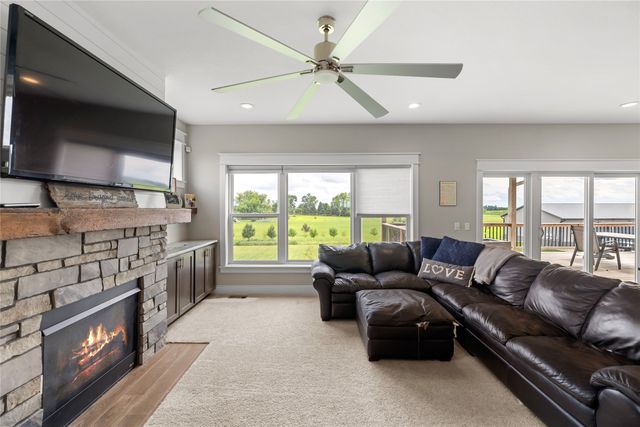 11515 NW 106th Avenue, Granger, IA 50109