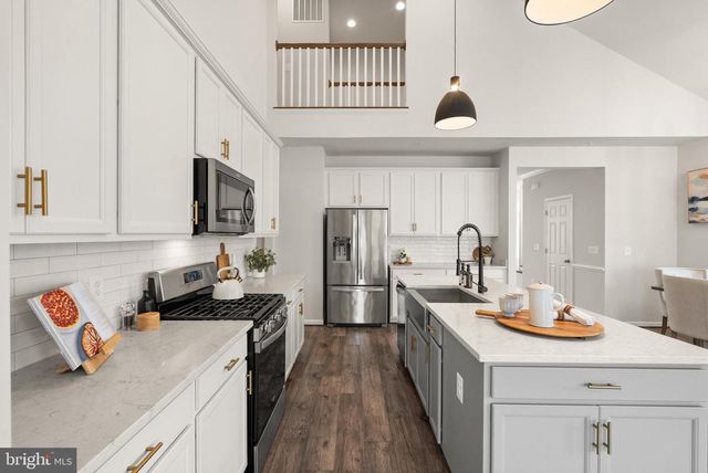 2760 COCKSPUR LN, Dumfries, VA 22026