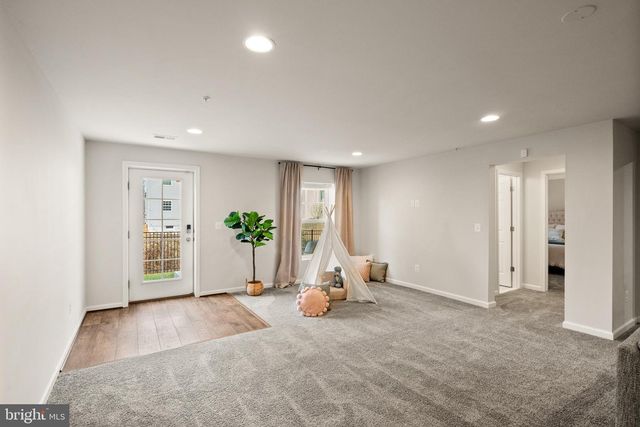 2760 COCKSPUR LN, Dumfries, VA 22026