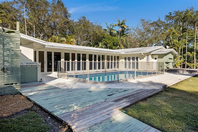 6630 SW 102nd St 6630, Pinecrest, FL 33156