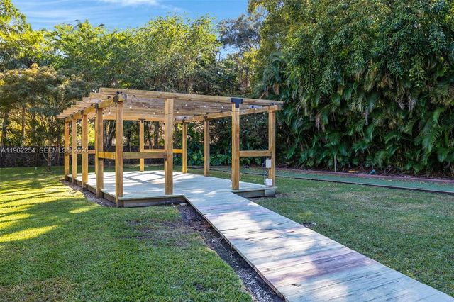 6630 SW 102nd St 6630, Pinecrest, FL 33156