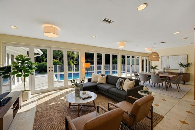 6630 SW 102nd St 6630, Pinecrest, FL 33156