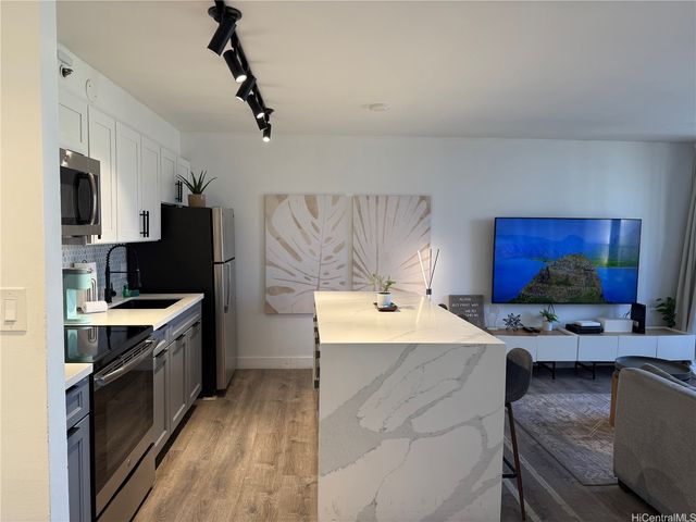 201 Ohua Avenue 911, Honolulu, HI 96815