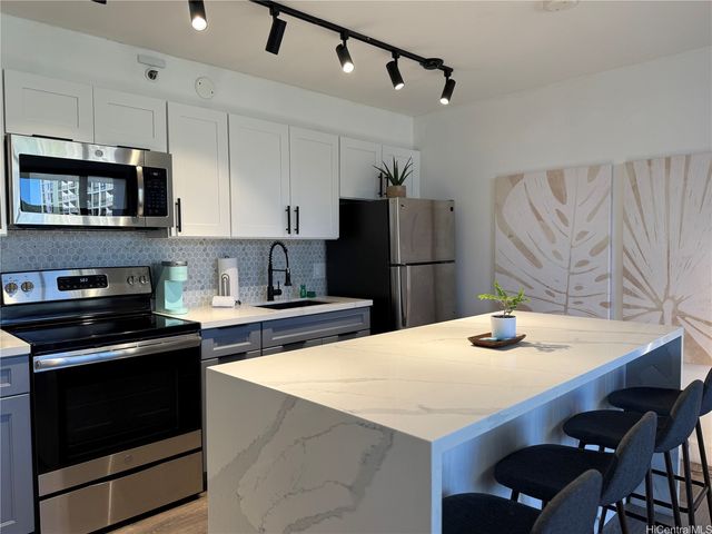201 Ohua Avenue 911, Honolulu, HI 96815