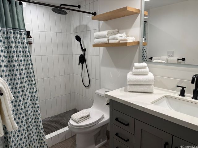 201 Ohua Avenue 911, Honolulu, HI 96815