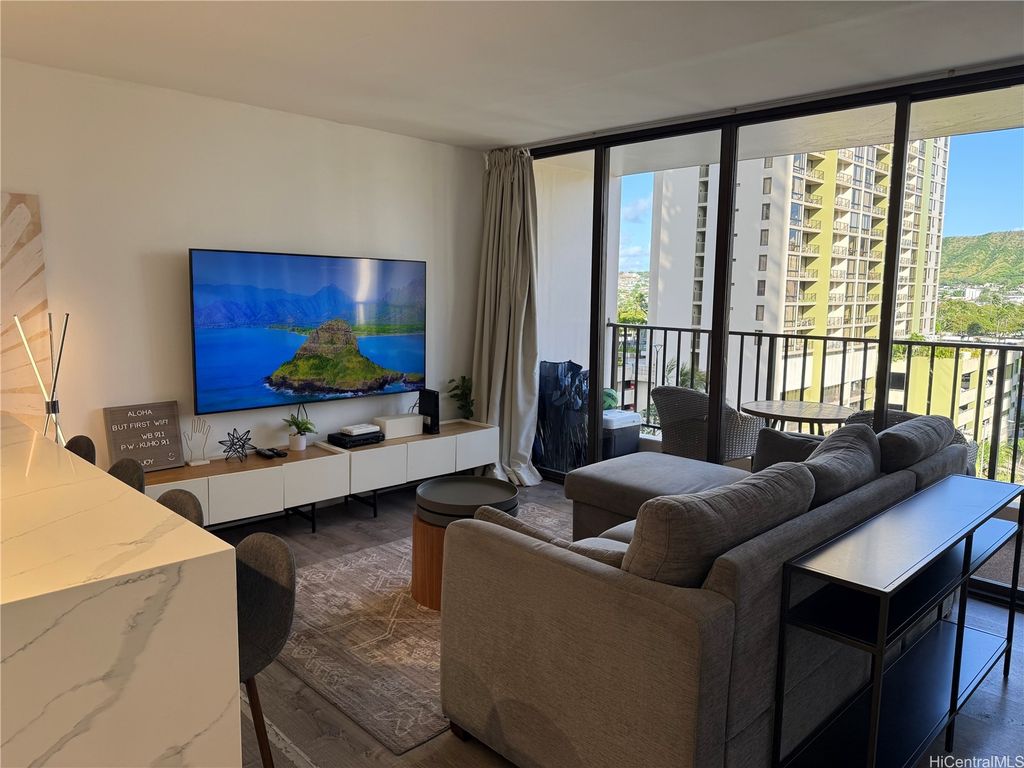 201 Ohua Avenue 911, Honolulu, HI 96815