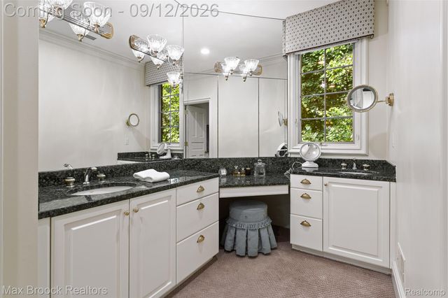 4966 Stoneleigh Road, Bloomfield Charter Township, MI 48302