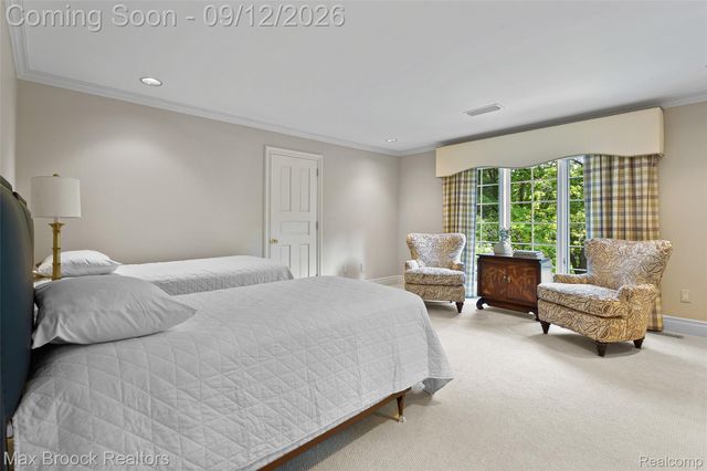4966 Stoneleigh Road, Bloomfield Charter Township, MI 48302