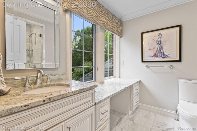 4966 Stoneleigh Road, Bloomfield Charter Township, MI 48302