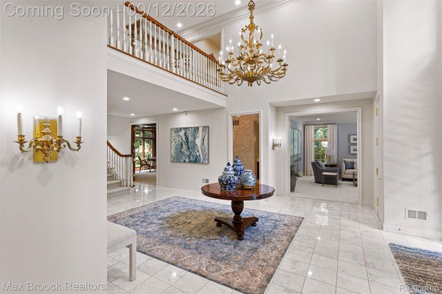 4966 Stoneleigh Road, Bloomfield Charter Township, MI 48302