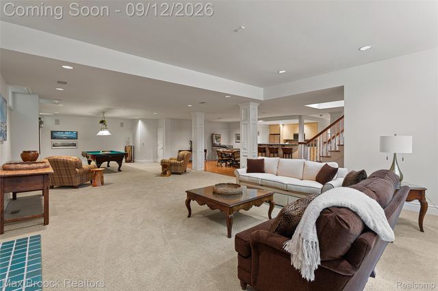 4966 Stoneleigh Road, Bloomfield Charter Township, MI 48302