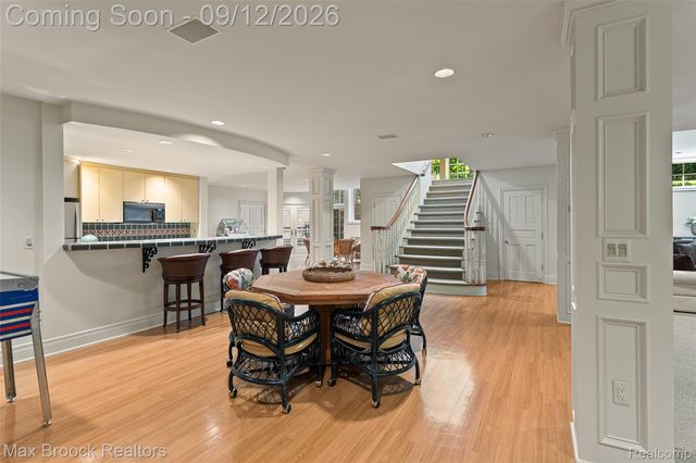4966 Stoneleigh Road, Bloomfield Charter Township, MI 48302