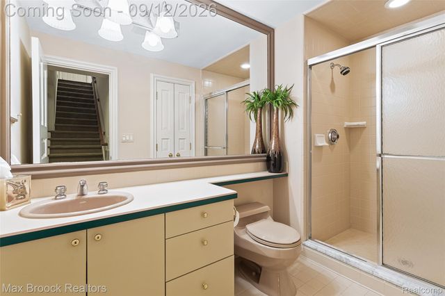 4966 Stoneleigh Road, Bloomfield Charter Township, MI 48302