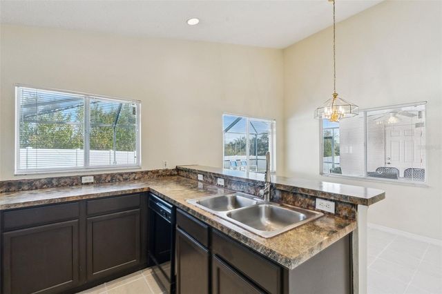 602 HILLCREST DRIVE, Davenport, FL 33897