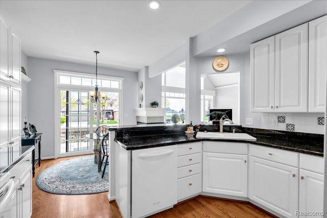1628 Edison Shores Lane, Port Huron, MI 48060