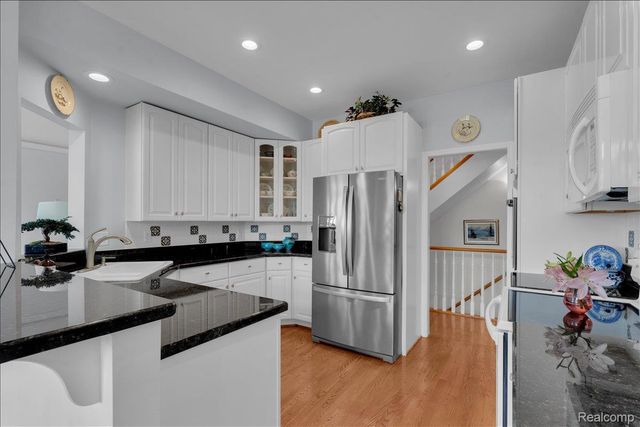 1628 Edison Shores Lane, Port Huron, MI 48060