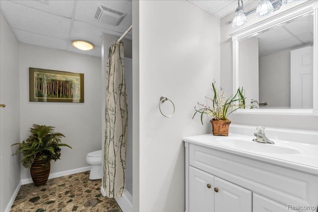 1628 Edison Shores Lane, Port Huron, MI 48060