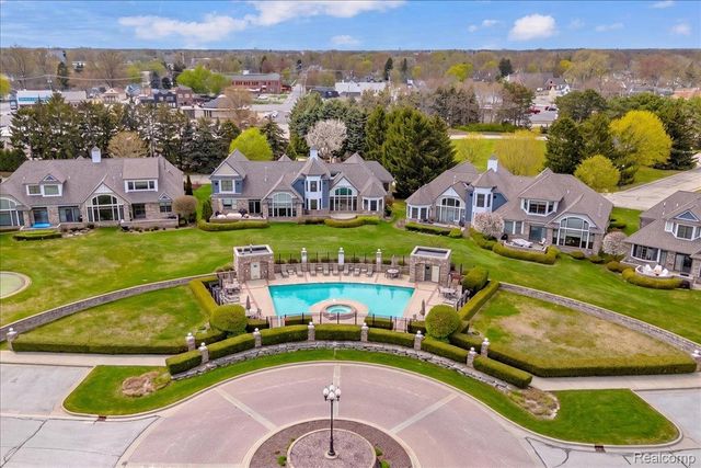 1628 Edison Shores Lane, Port Huron, MI 48060