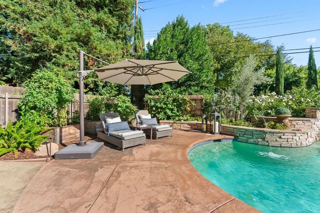 1620 Gary Way, Carmichael, CA 95608