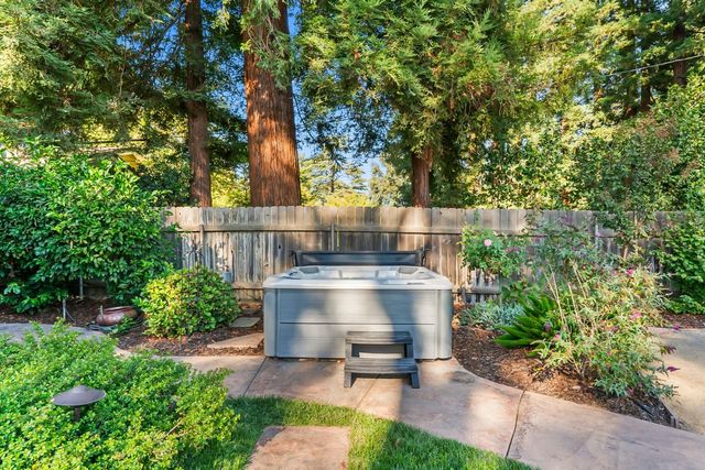 1620 Gary Way, Carmichael, CA 95608