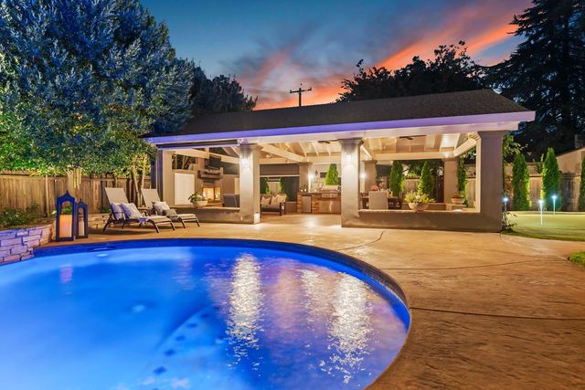 1620 Gary Way, Carmichael, CA 95608