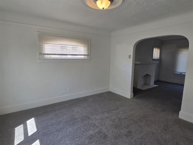 15757 Pinehurst Street, Detroit, MI 48238