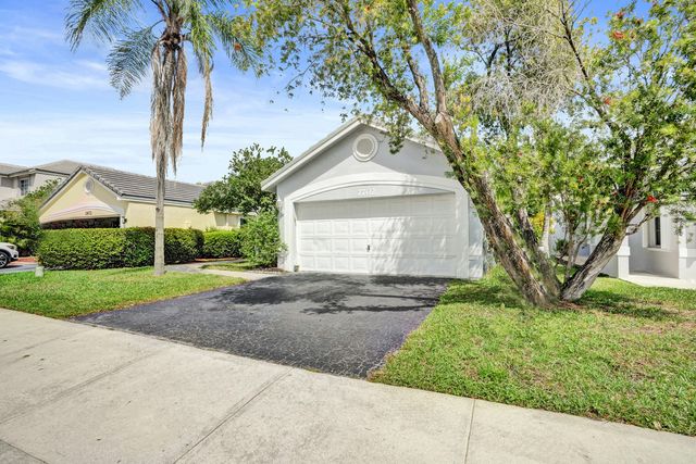 2702 Arborwood Road, Davie, FL 33328