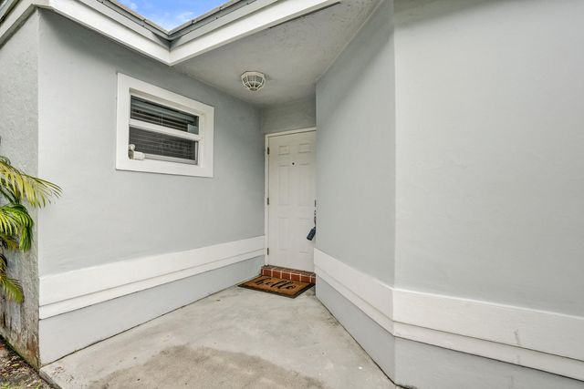 2702 Arborwood Road, Davie, FL 33328