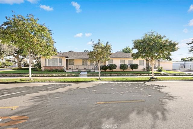 1047 N San Gabriel, Azusa, CA 91702