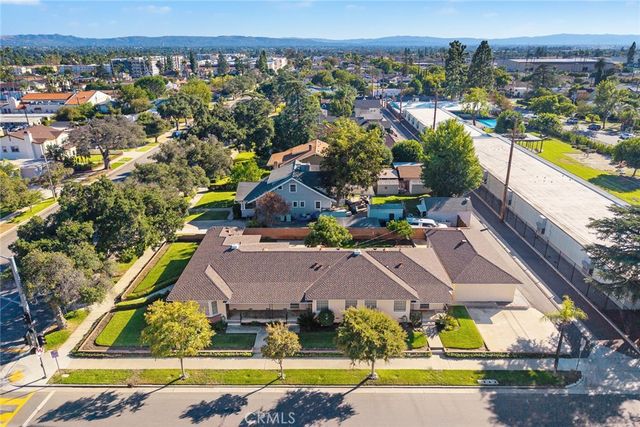 1047 N San Gabriel, Azusa, CA 91702