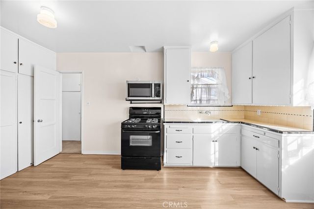 1047 N San Gabriel, Azusa, CA 91702