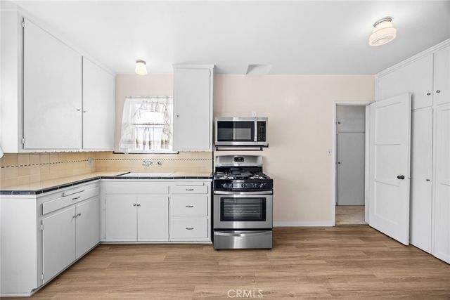 1047 N San Gabriel, Azusa, CA 91702