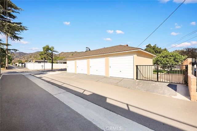 1047 N San Gabriel, Azusa, CA 91702