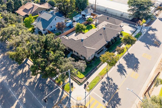 1047 N San Gabriel, Azusa, CA 91702