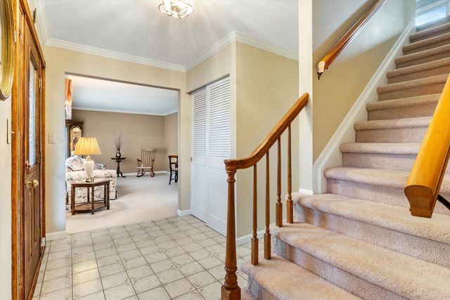 8670 Tamarack Drive, Shelby Twp, MI 48317