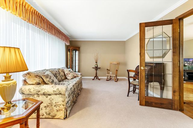 8670 Tamarack Drive, Shelby Twp, MI 48317