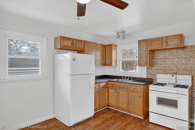 506 Emerson Avenue, Pontiac, MI 48342