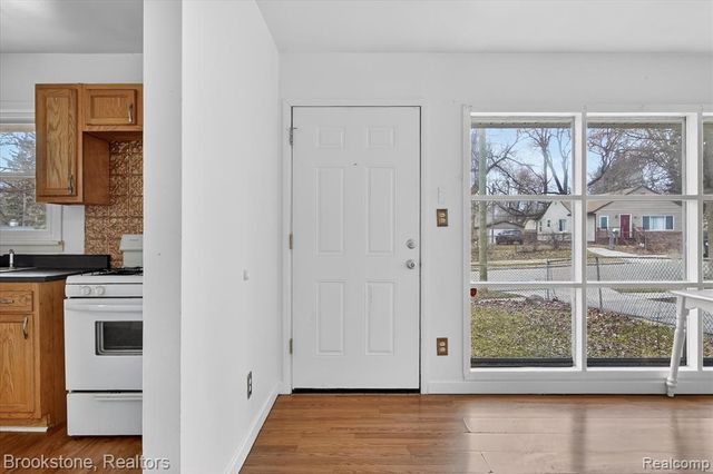 506 Emerson Avenue, Pontiac, MI 48342